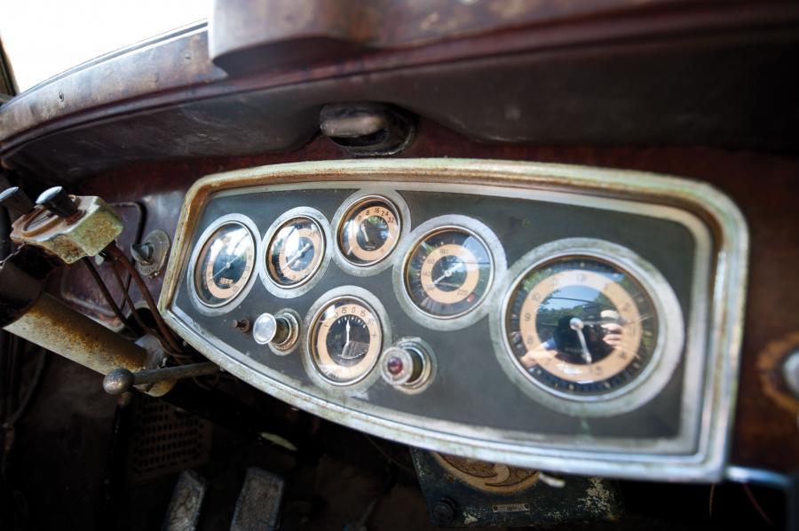  Packard Twelve Convertible Victoria 1933 года  (фото 10 из 22)